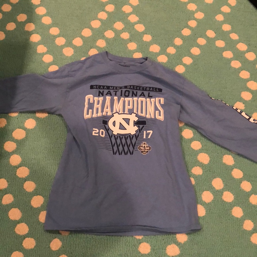 UNC Men’s 2017 basketball championship tee shirt🌟